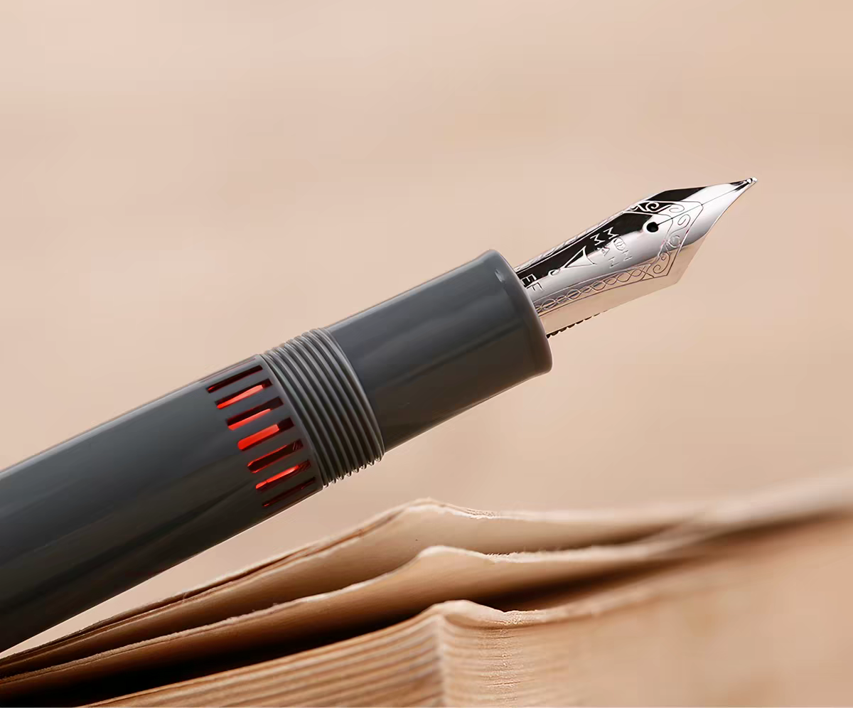 MOJOHN P136 Fountain Pen With a Differential Mechanism Brass Piston and 20-window Ink-viewing Grille