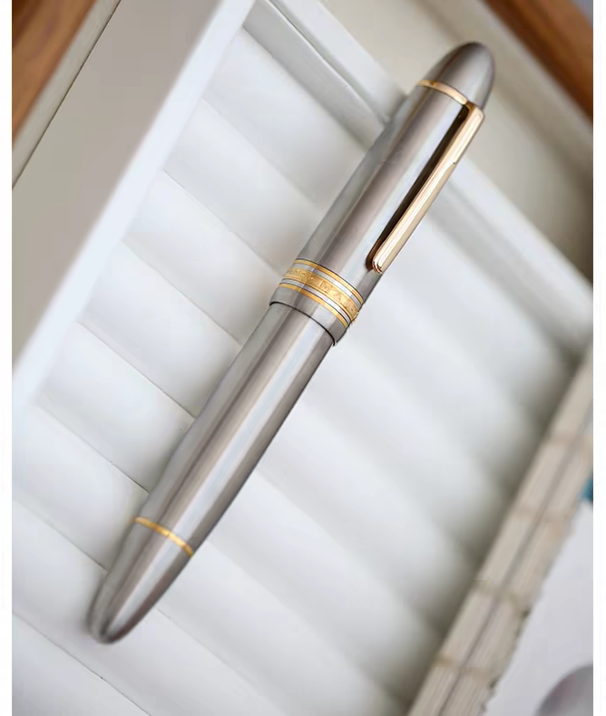 MAJOHN P141 Fountain Pen With #8 Dual-tone Gold Nib Titanium Alloy Body And an Ink-viewing Window