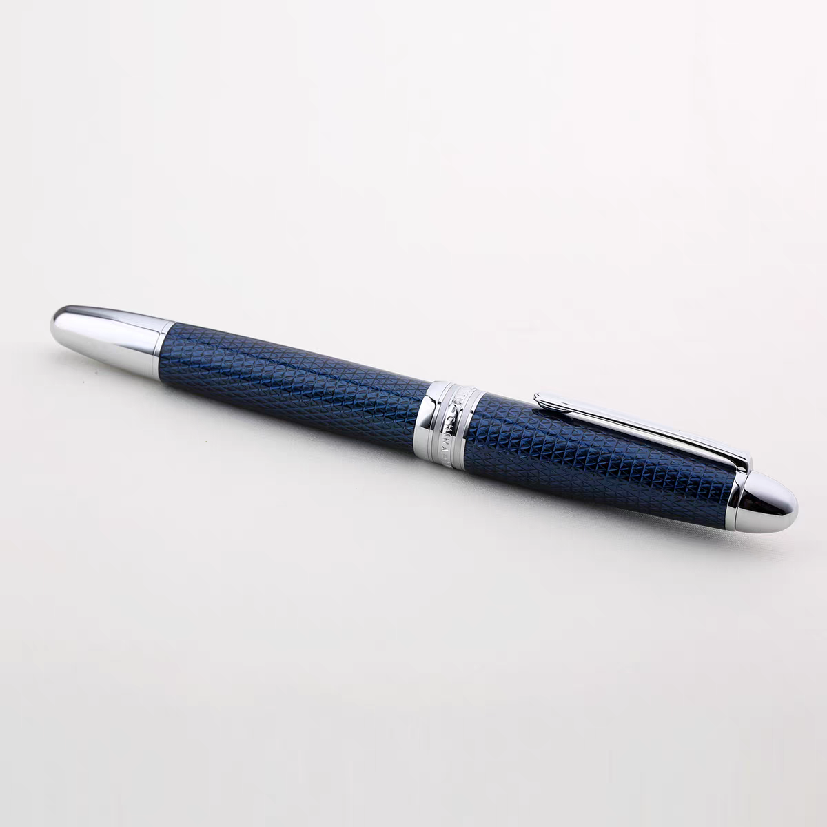 MAJOHN P136 Fountain Pen with 3D Metallic Pattern Encased in Twilight-Blue Resin